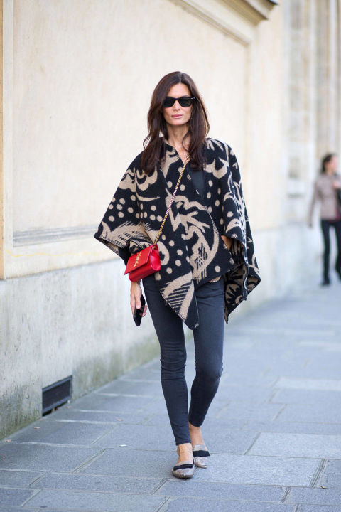 54bc23f9c2c18_-_hbz-poncho-6-pfw-ss2015-street-style-day3-04-lg