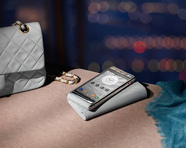 letnyaya-kollektciya-smarfonov-aster-ot-vertu2