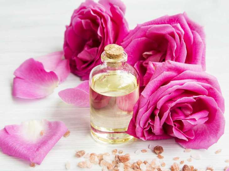 Eau de rose en bouteille